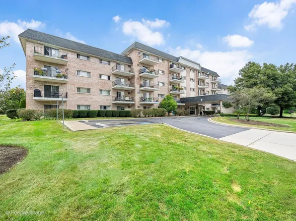 1000 S Lorraine Rd APT 104, Wheaton, IL 60189