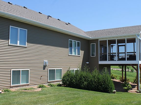 3rd image of 1953 Evergreen Pl NE