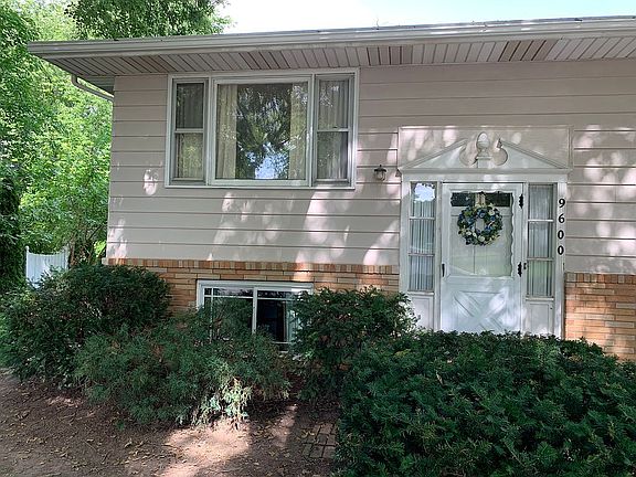4th image of 9600 N Brookview Dr