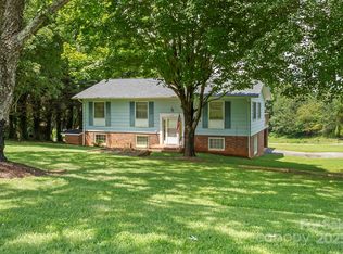 4745 16th Street Dr NE, Hickory, NC 28601