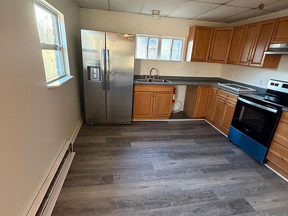 4th image of 138 Main St Unit 1