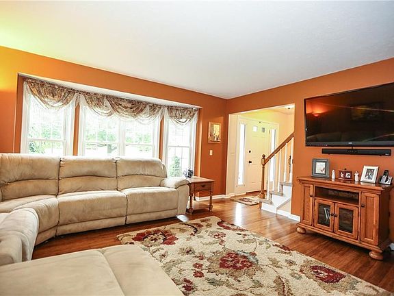 5th image of 17 Woodworth St
