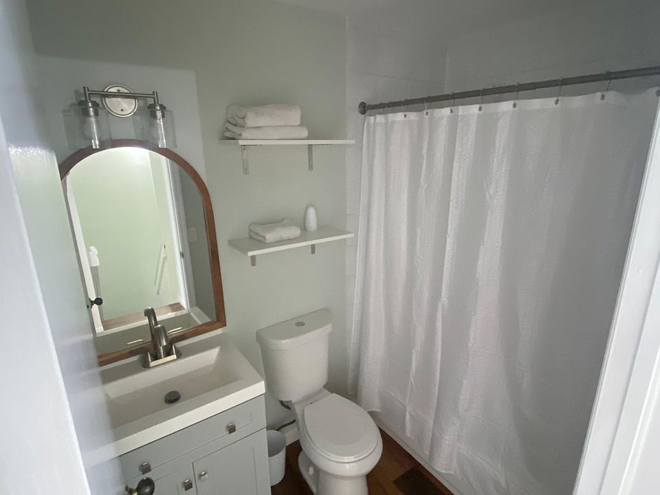 Second full bath upstairs