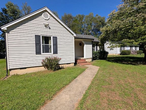 3rd image of 215 Hamilton Dr