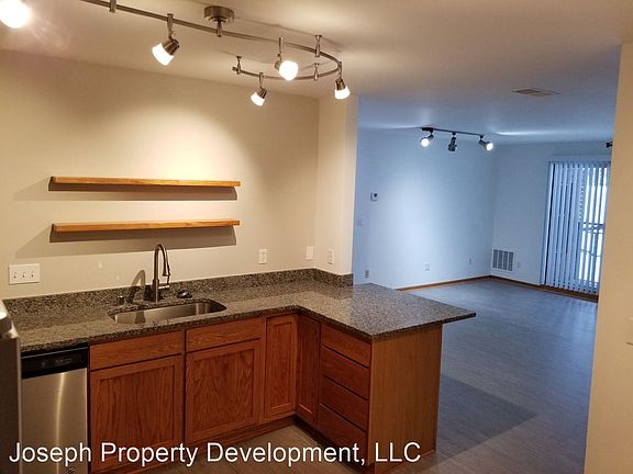 2nd image of 800 Riverwalk Dr APT 108B