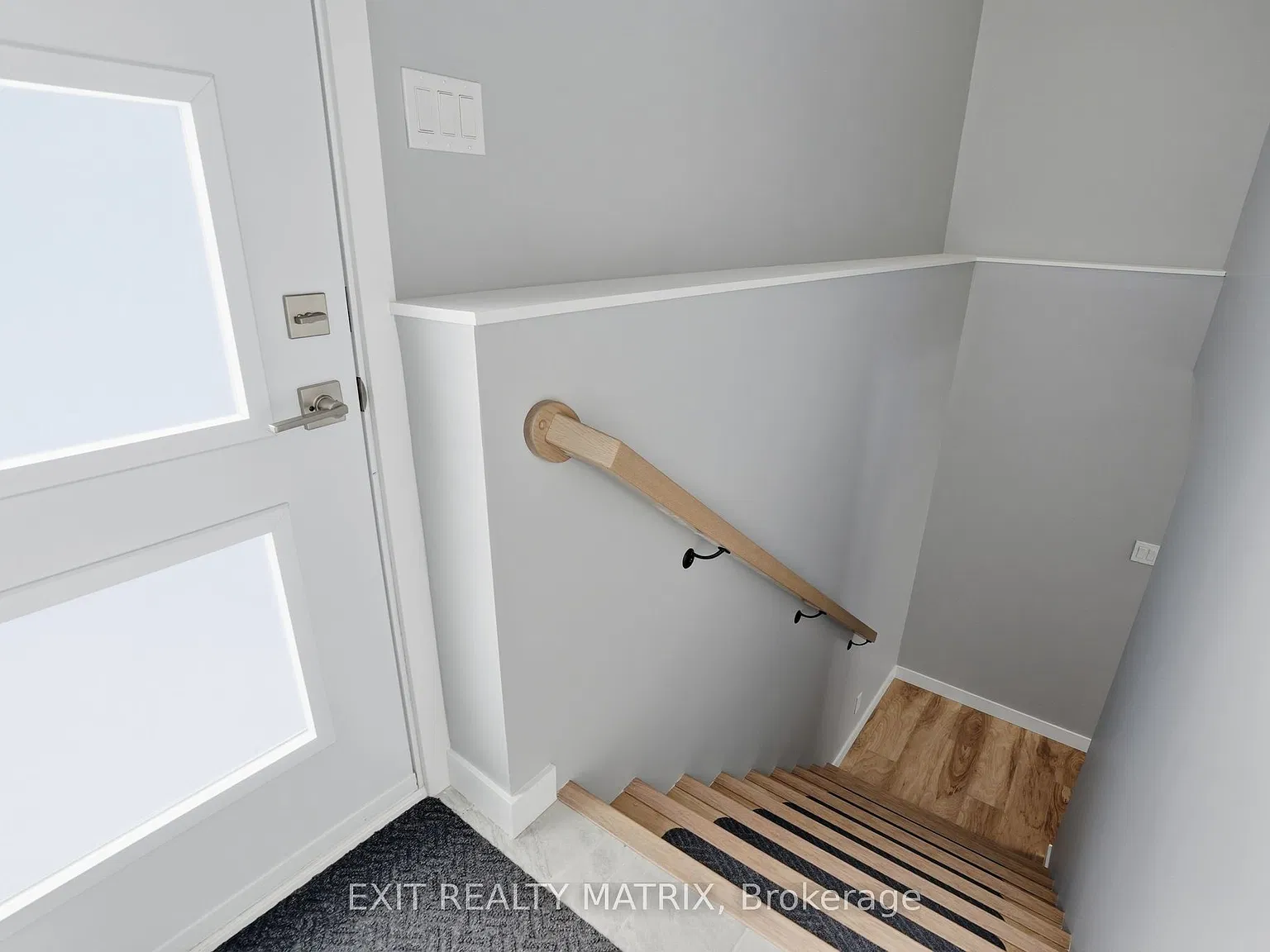 2 bed, $2,000 — Photo 2