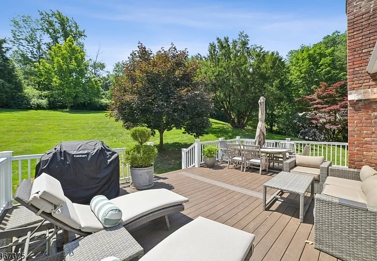 415 Fairmount Ave — Photo 26