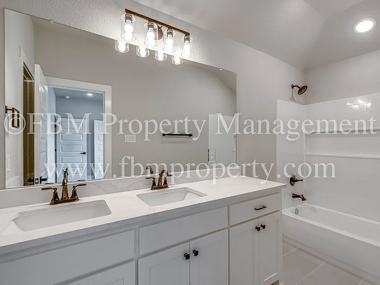 912 Cooksey Ct #B — Photo 10