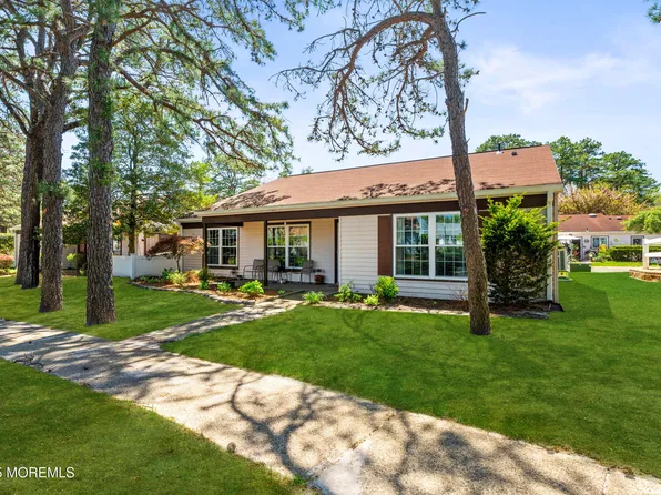 435B New Castle Court, Manchester, NJ 08759