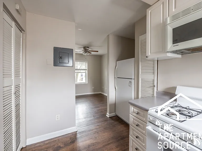 3524 W Grace St #1W — Photo 2
