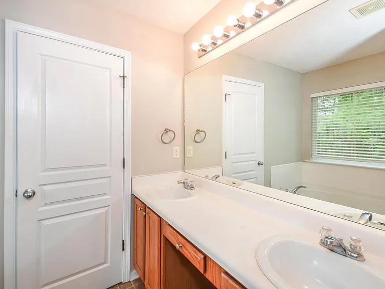 156 Darbys Run Way — Photo 12