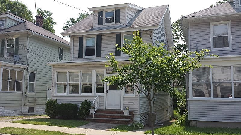 1st image of 130 Rollinson St