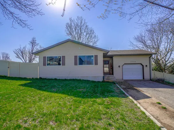1409 Glenridge Dr, Prescott, WI 54021