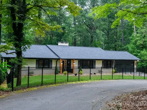 108 Maehill Pl SW, Lenoir, NC 28645