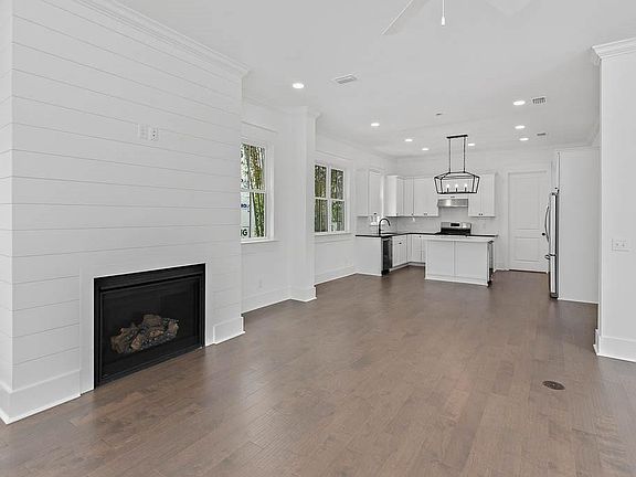 5th image of 49 Glynn Oaks Ln