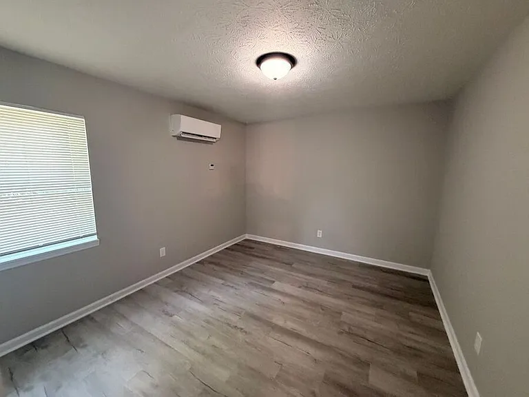 2066 Fairmont Ct #5 — Photo 4