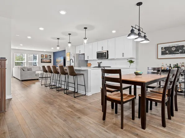 644 Village Dr, New Brighton, MN 55112