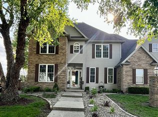 709 Lakeshore Dr, Tuscola, IL 61953