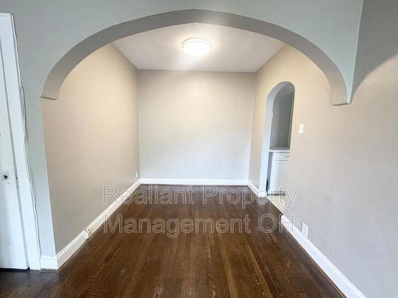 3rd image of 2771 Robertson Ave APT 3