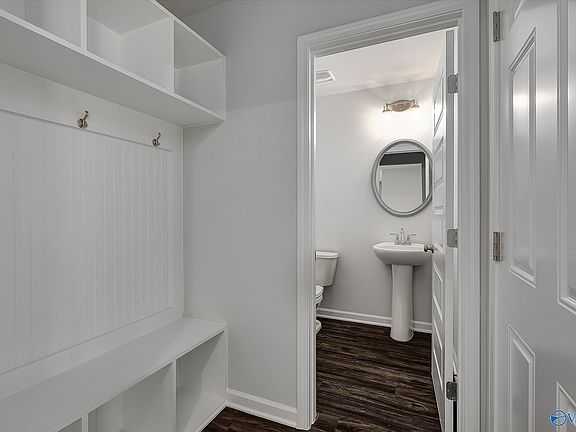 4th image of 207 Shubert Dr