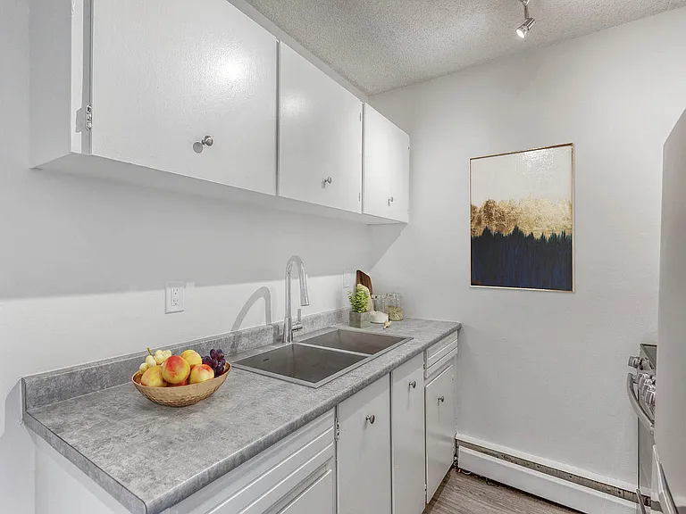 349 14th Ave SW — Photo 11
