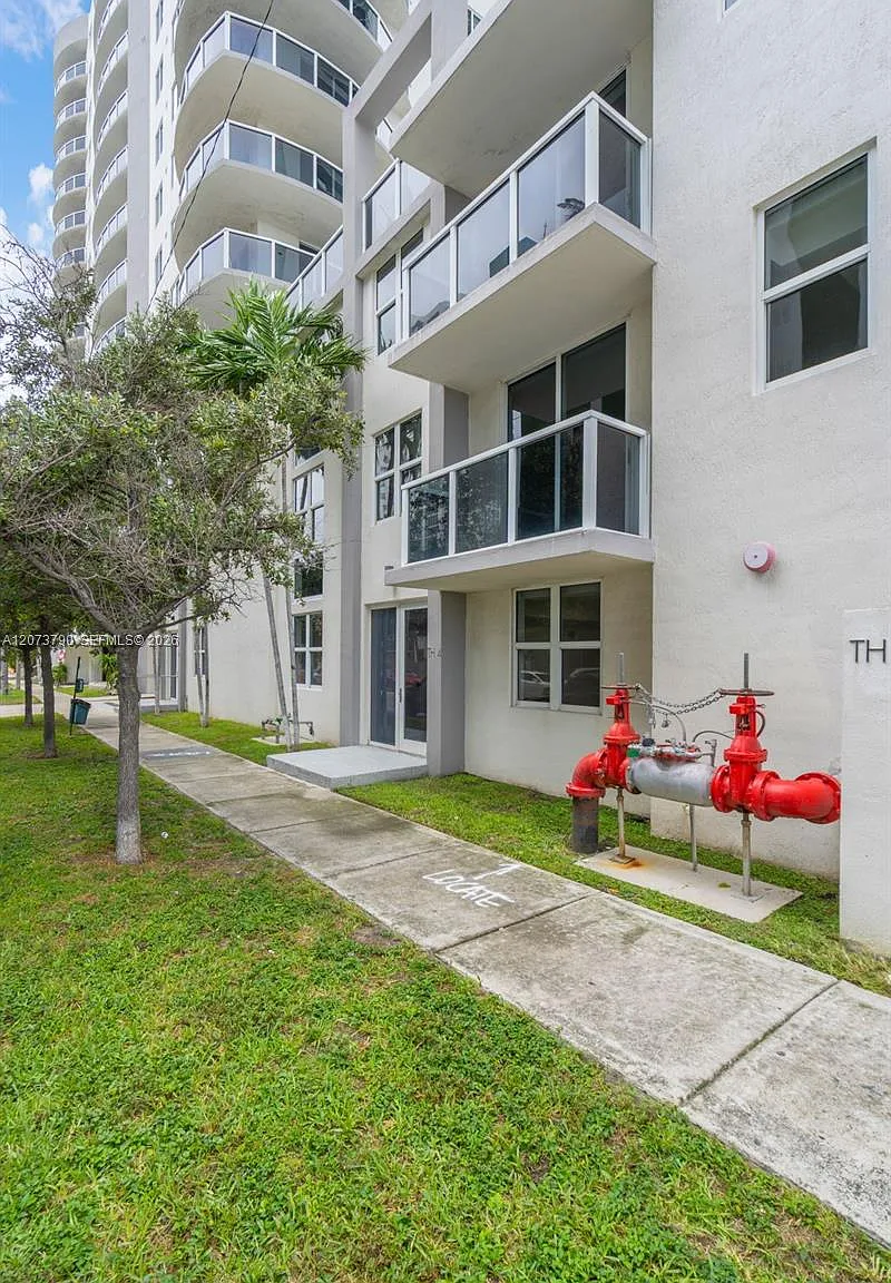 23 Biscayne Bay Condo — Photo 3