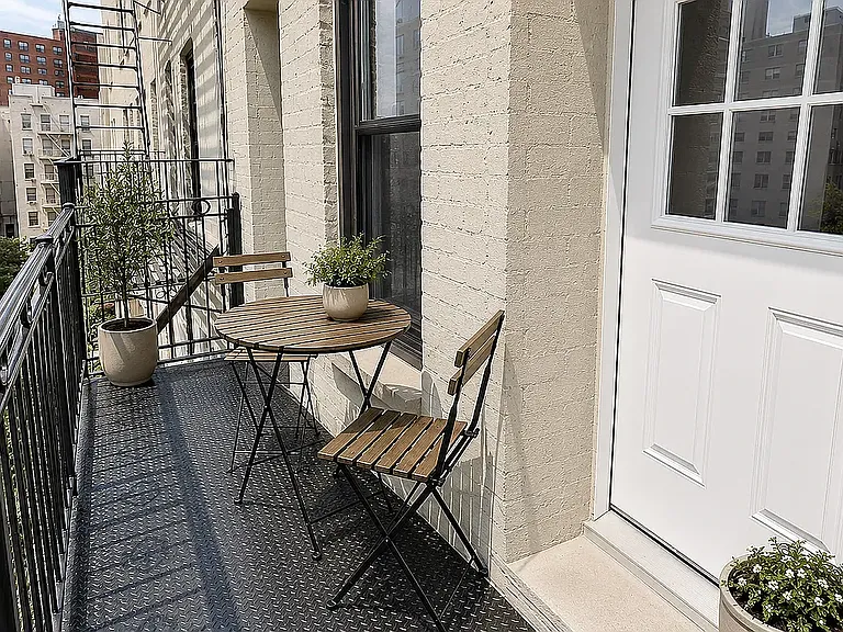 326 E 100th St #R5D — Photo 18
