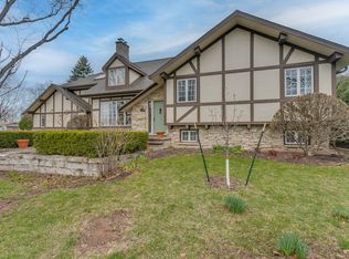 3000 E Edgemere Dr, Appleton, WI 54915