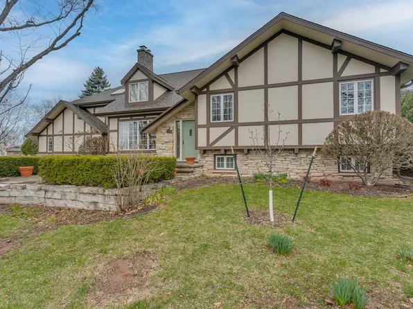 3000 E Edgemere Dr, Appleton, WI 54915