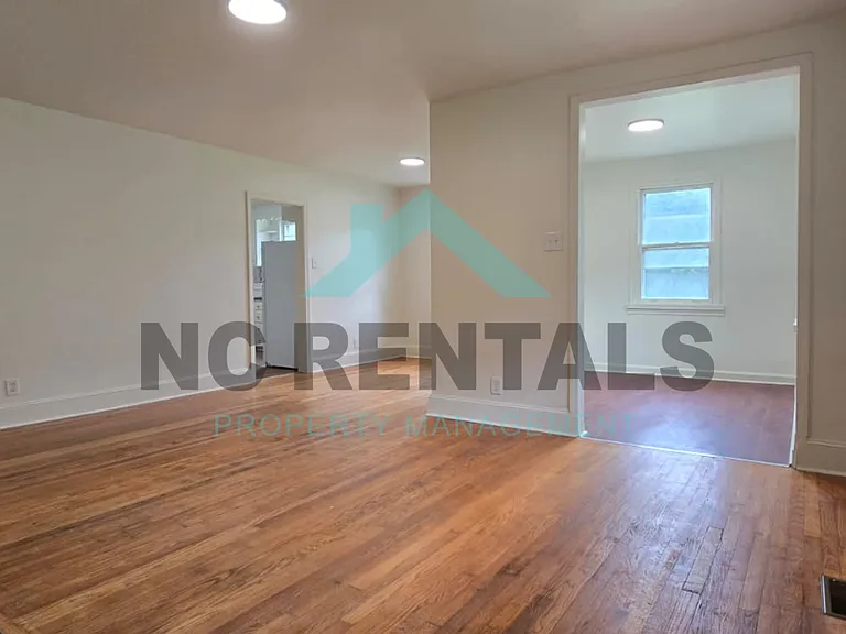 141 Marthas Ln — Photo 2