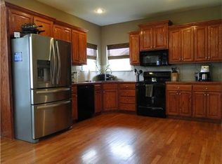 9606 N Adrian Pl, Kansas City, MO 64154