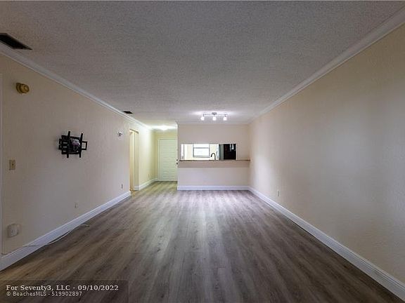 4th image of 265 NW 36th Ave #265