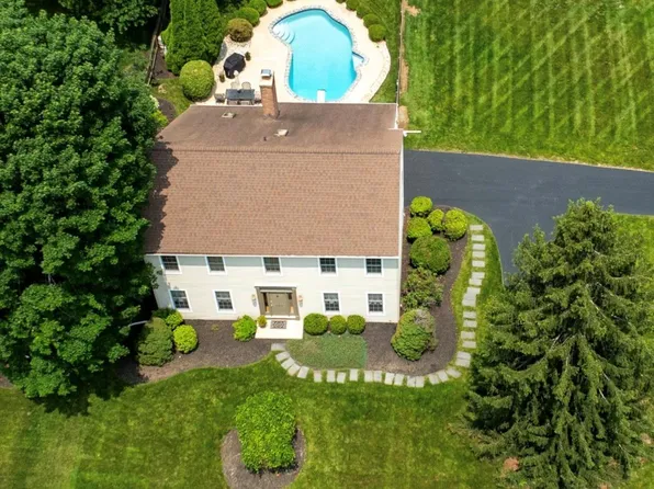 1163 Fielding Dr, West Chester, PA 19382