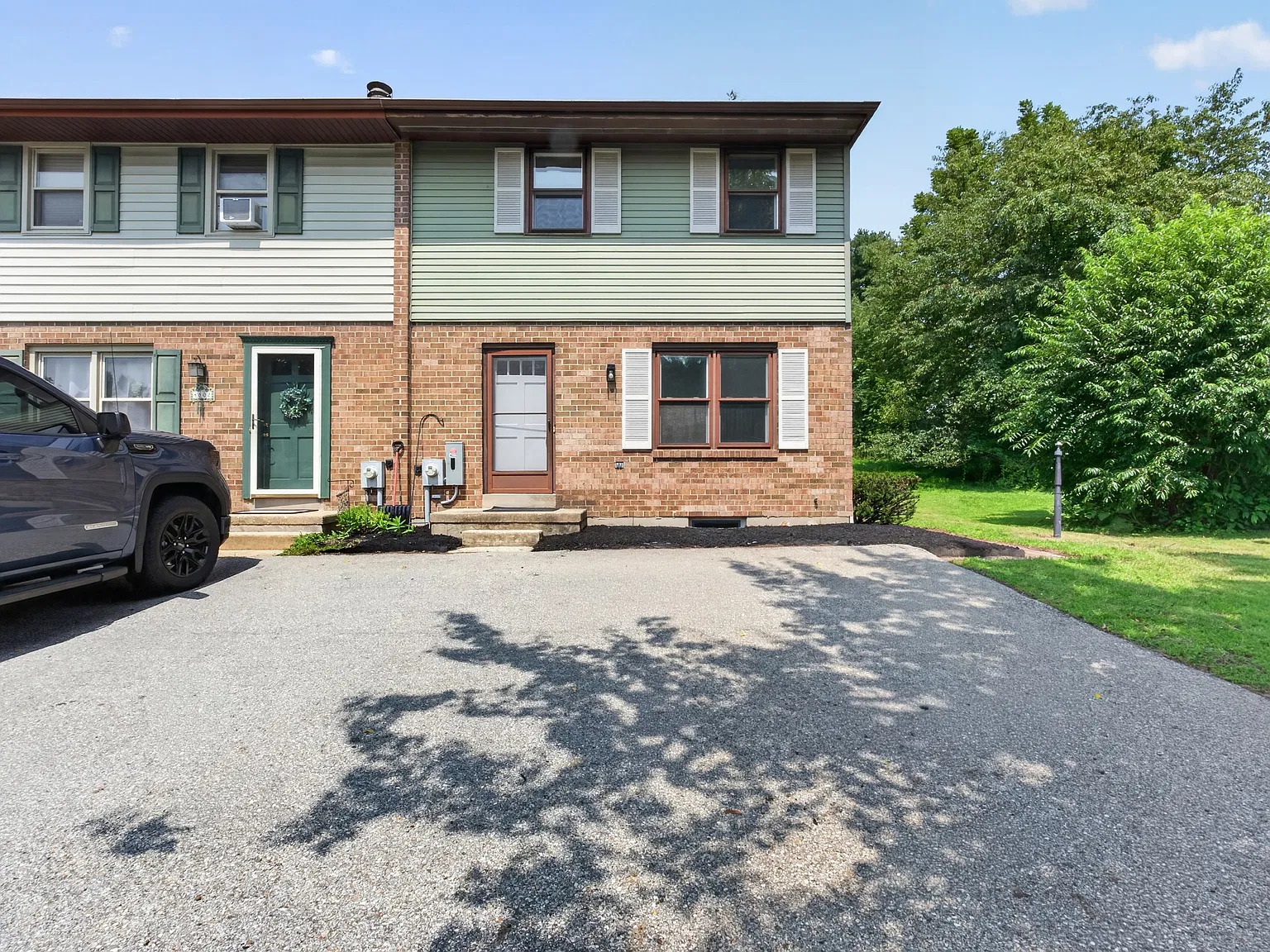 3 bed, 1.5 bath, 1475 sqft, $2,495 — Photo 2
