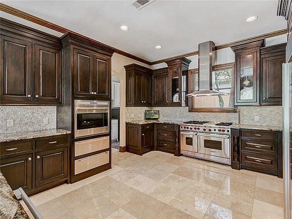 5th image of 5204 Lakecreek Ct