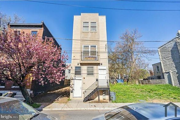 1st image of 2034 N Woodstock St #A
