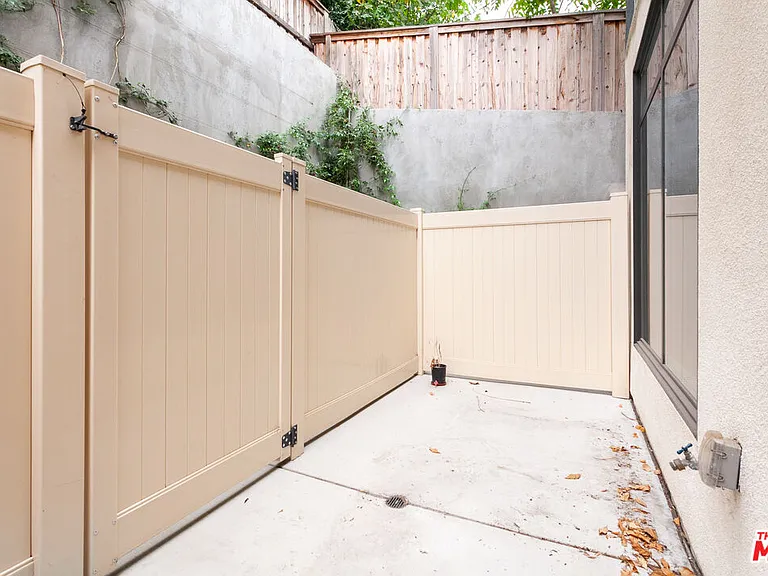 2924 Rowena Ave #1 — Photo 14