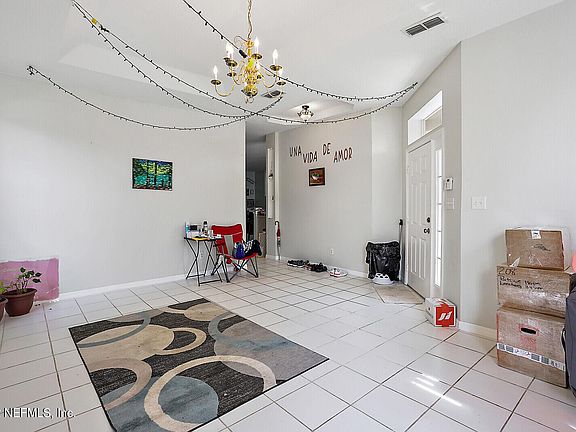 4th image of 208 Patrice Hope St