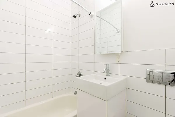 Rented by Nooklyn NYC LLC | media 25