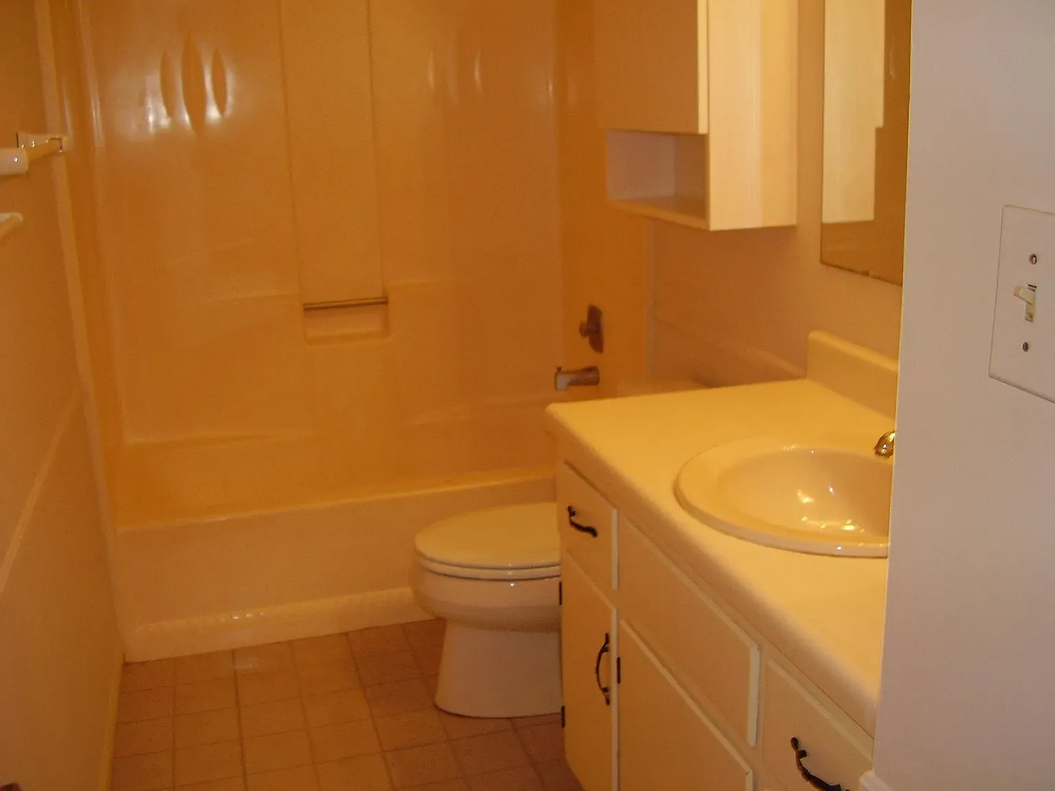 1050 Sourwood Ct — Photo 3