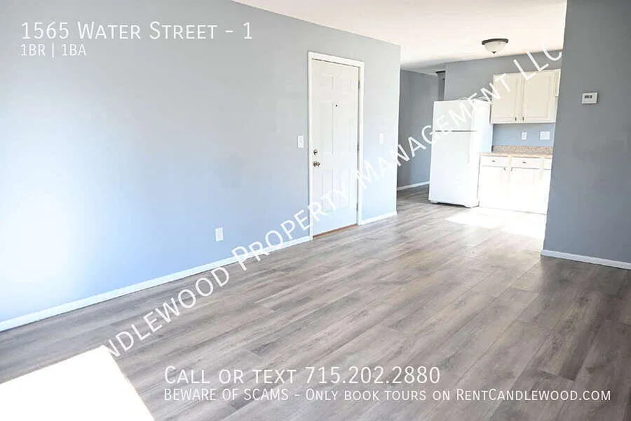 1 Bedroom Lower Available November 1st! — Photo 3