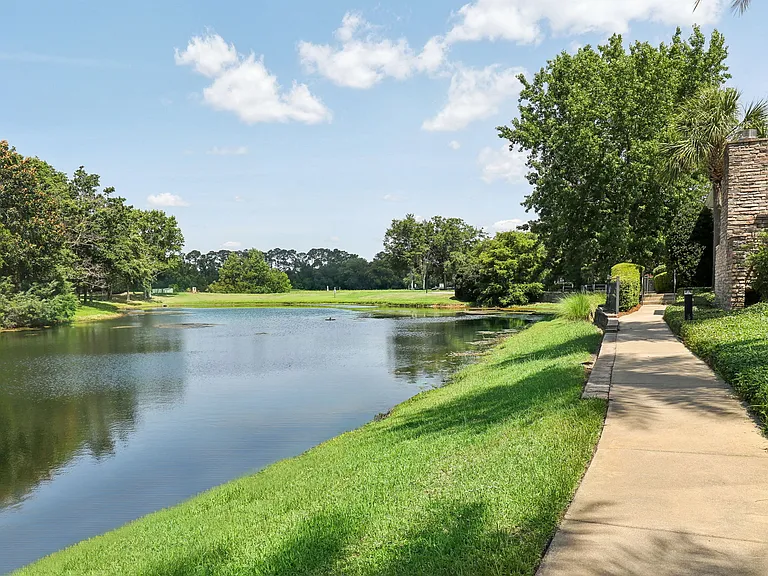 Lakeside Walking Trail