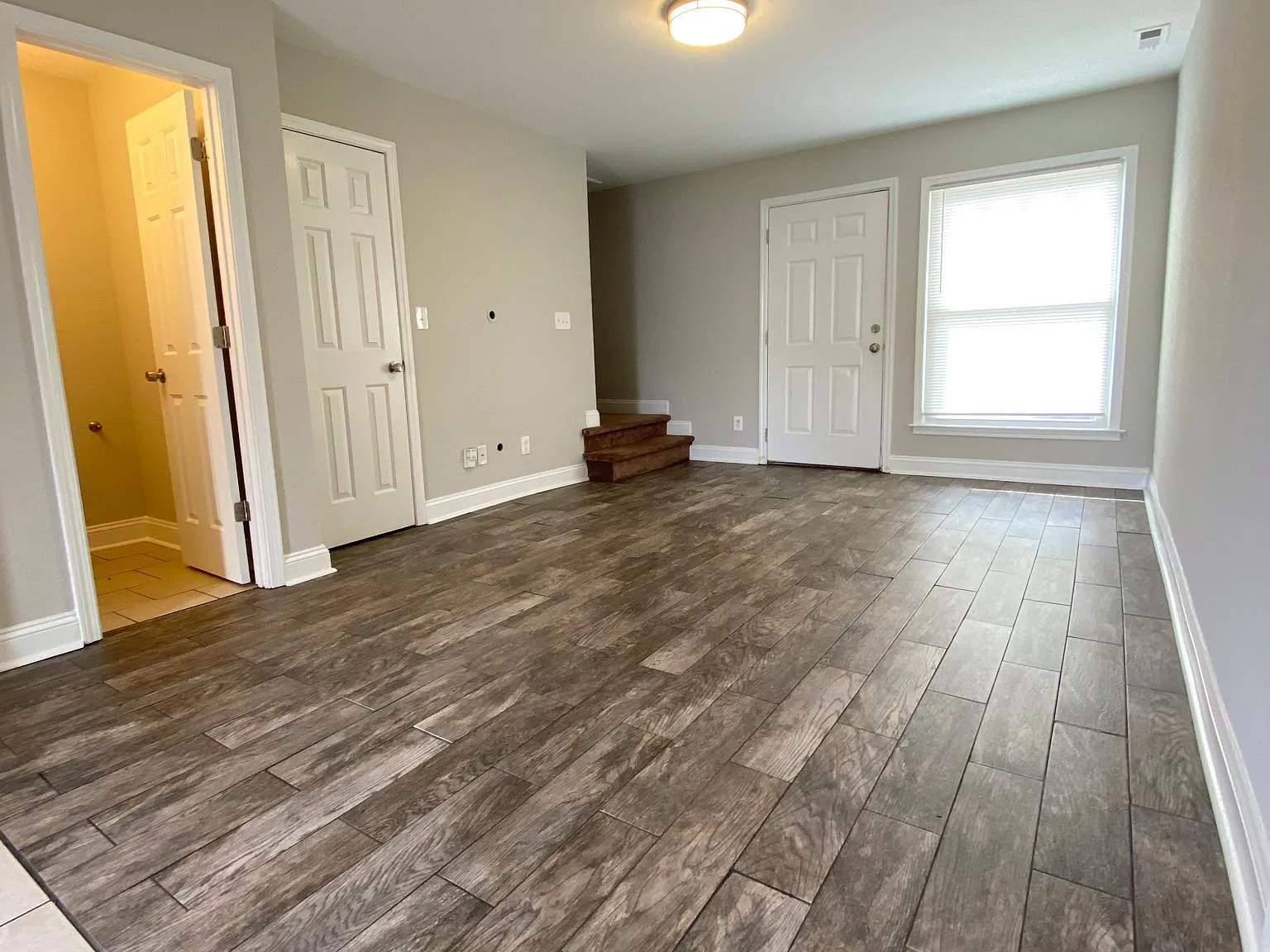 2 bed, 1.5 bath, 1105 sqft, $1,995 — Photo 2