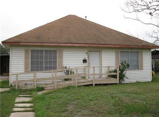 415 E 7th St, Alice, TX 78332