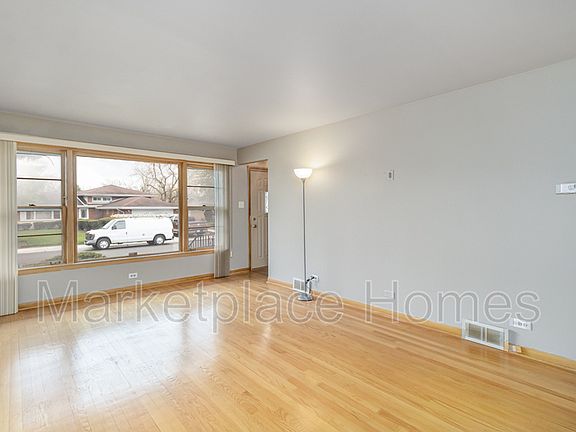 5th image of 15662 Gouwens Ln