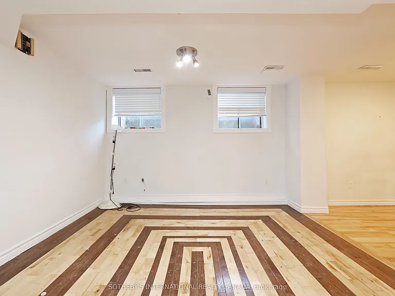 212 Glebemount Ave #LOWER — Photo 6