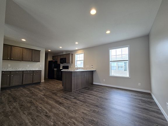 4th image of 7204 E Grand River Ave #288