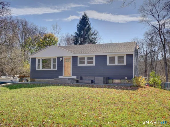 38 Pond Drive, North Stonington, CT 06359