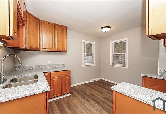 5th image of 4376 W 52nd St