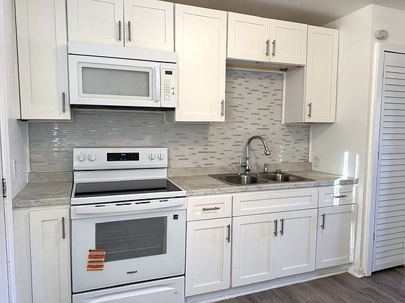 5th image of 8802 Smithfield Apts Ln #20